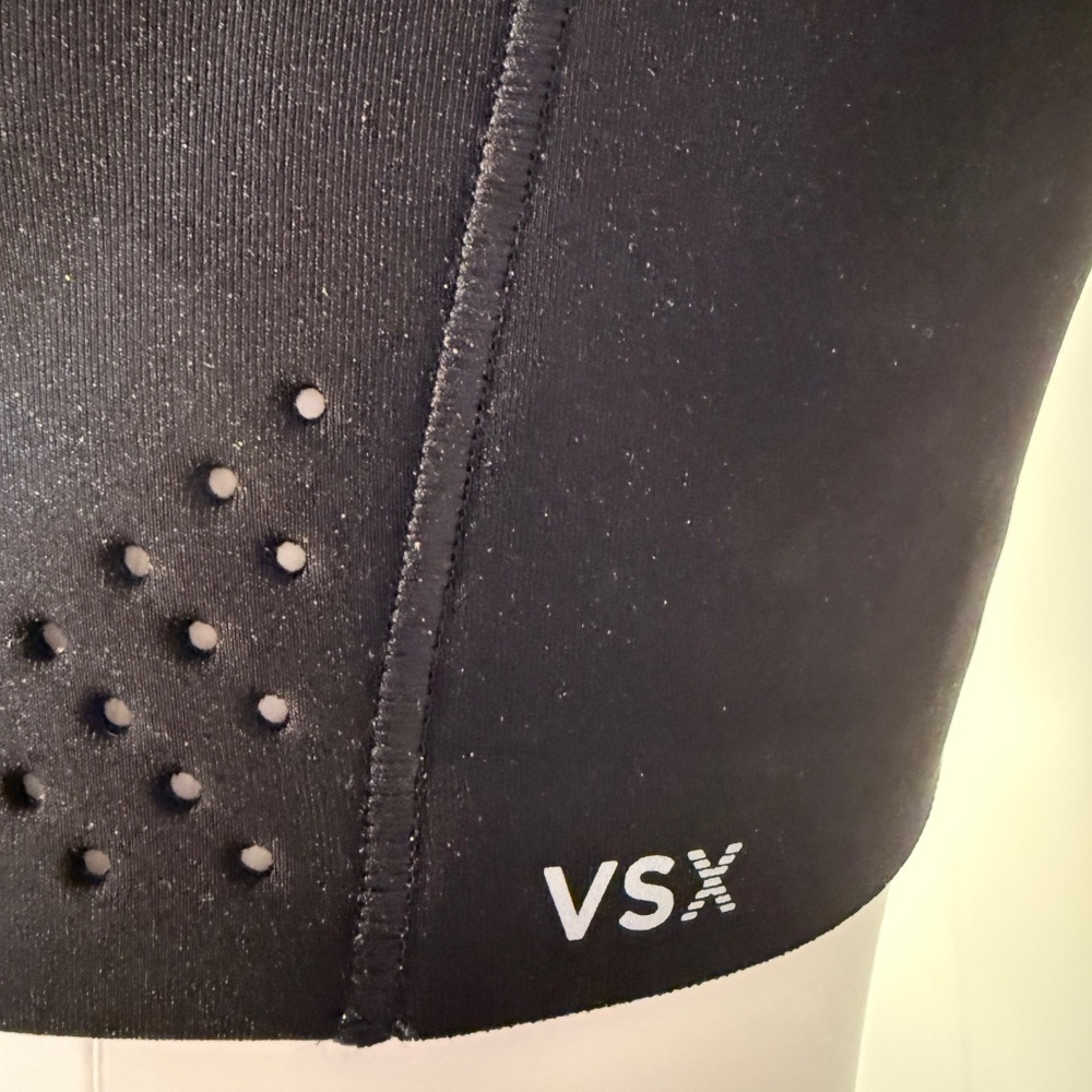 Victoria's Secret VSX Featherweight Sports Bra DD, S/P, NWOT, Black, Back-Clasp - Picture 4 of 7